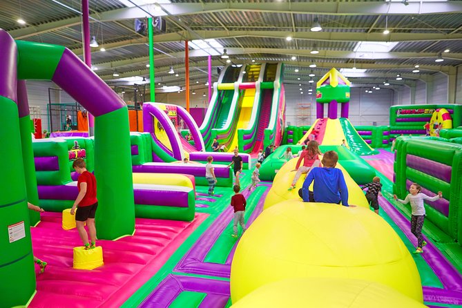 GOjump MEGAPARK Kraków-Sikorki 1h ticket: GOair Inflatable Park - What the visit feels like for families