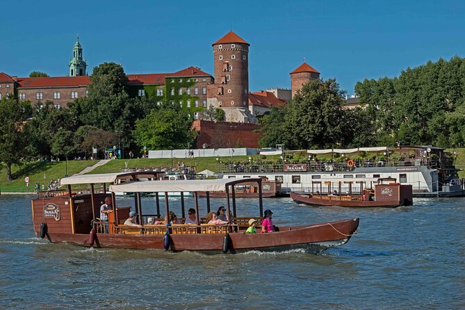 Gondola cruise The Vistula River Krakow private tour up to 12 person - Manggha and the Grunwaldzki Bridge