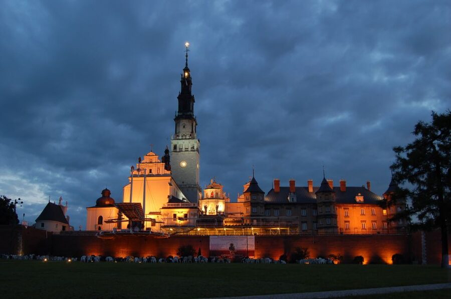 Half-Day Czestochowa Black Madonna Tour from Krakow - Following the Stations of the Cross