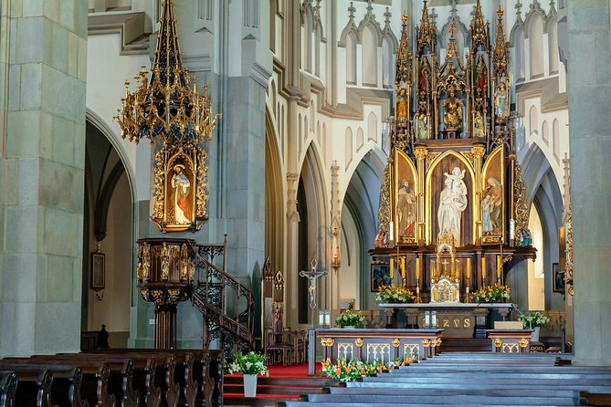 Highlights & Hidden Gems of Krakow - Old Town icons in a quick succession