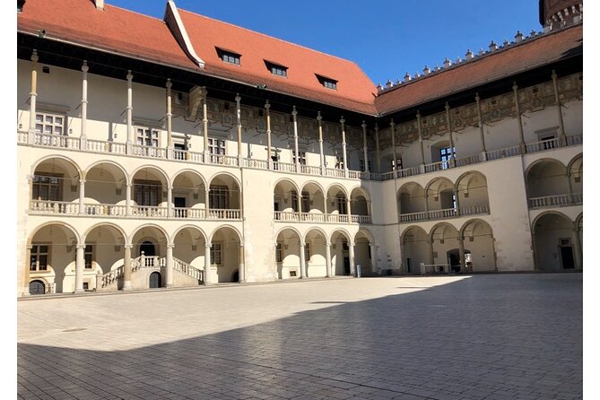Historic Krakow : Old Town & Wawel Castle Walking tour - Krakow’s Old Town and the trumpeter’s call