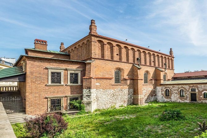 Jewish Quarter Kazimierz Guided Walking Tour in Krakow - Remuh Synagogue and the spiritual heart of the route