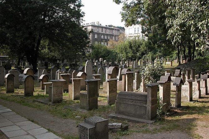 Jewish Quarter, Oskar Schindler's sites and Kraków under Nazi occupation - Remuh Synagogue and the limits of included admission