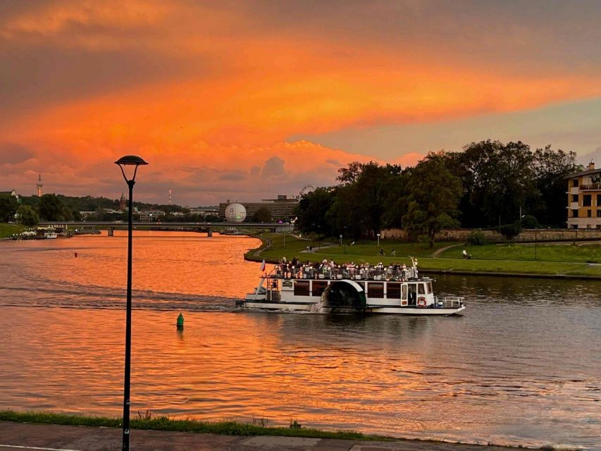 Krakow: 1-Hour Evening Vistula River Cruise - Wawel Castle and the first stretch of river
