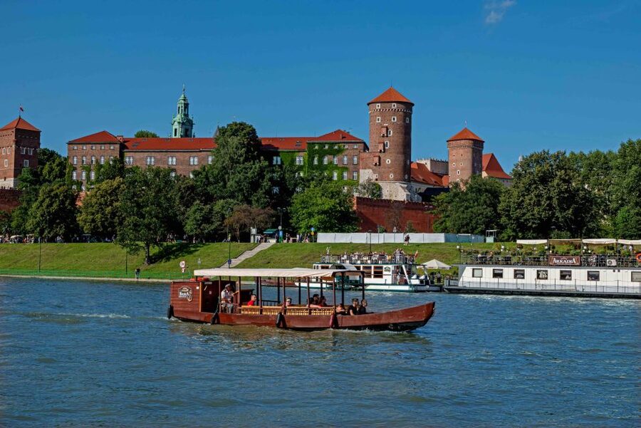 Krakow: 1-Hour Evening Vistula River Cruise - Dębniki and the Rudawa River junction