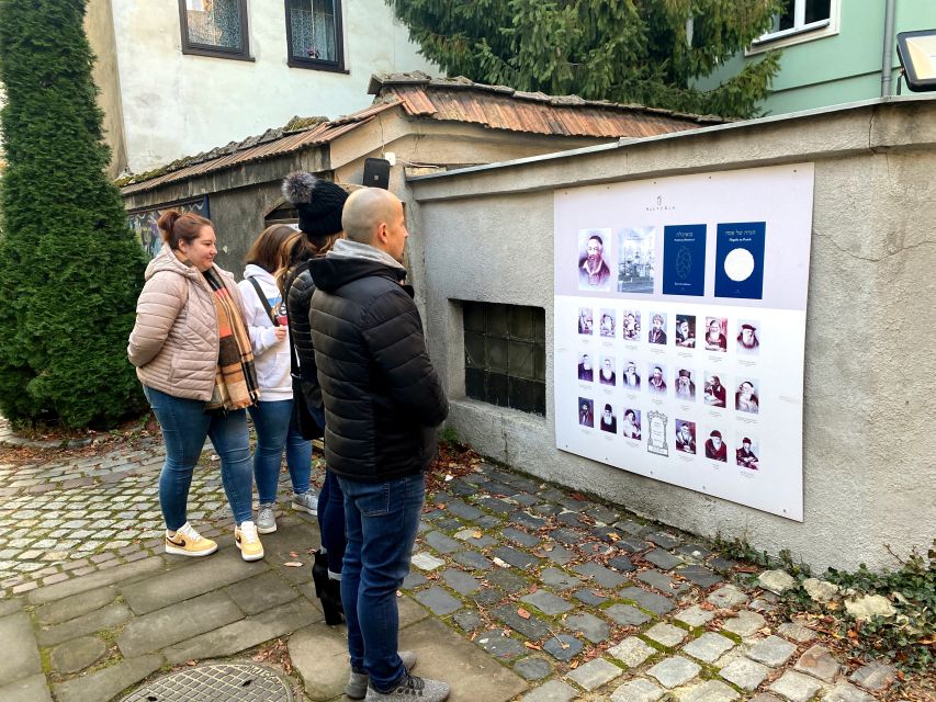 Krakow: 2h Kazimierz (Jewish Quarter) Walking Tour - Seeing the new Kazimierz without losing the old one