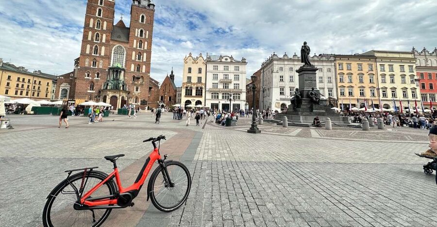 Krakow: 3-Hour Small Group Tour on E-Bike - Crossing to the former Jewish ghetto