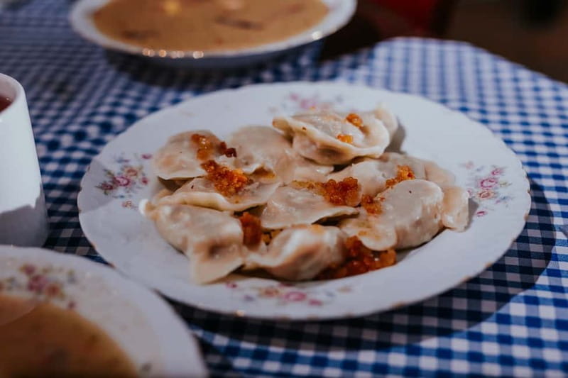 Krakow: 6-Course Full Polish Food Tour with Vodka Tasting - Why the guide matters more than the menu