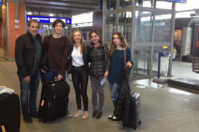 Krakow Airport-City Center and Back -private 2 ways transfer - The private ride into Krakow