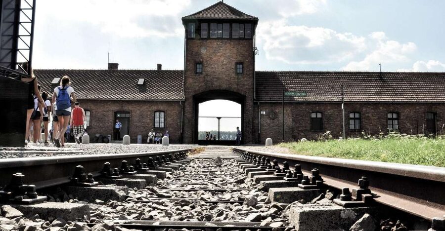 Krakow: Auschwitz-Birkenau Guided Tour Pickup/Lunch Options - The road from Krakow to the memorial
