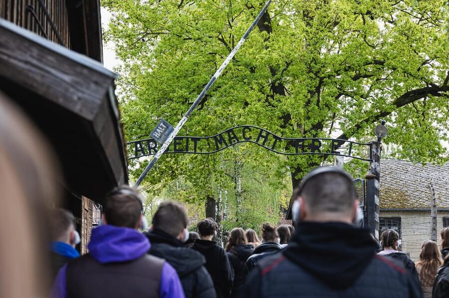 Krakow Auschwitz-Birkenau Memorial Guided Tour Meeting Point - Key points to know before booking