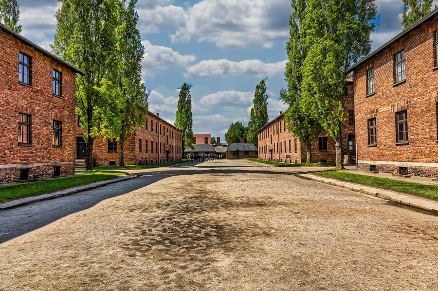 Krakow Auschwitz-Birkenau Memorial Guided Tour Meeting Point - Auschwitz I and the Arbeit Macht Frei gate