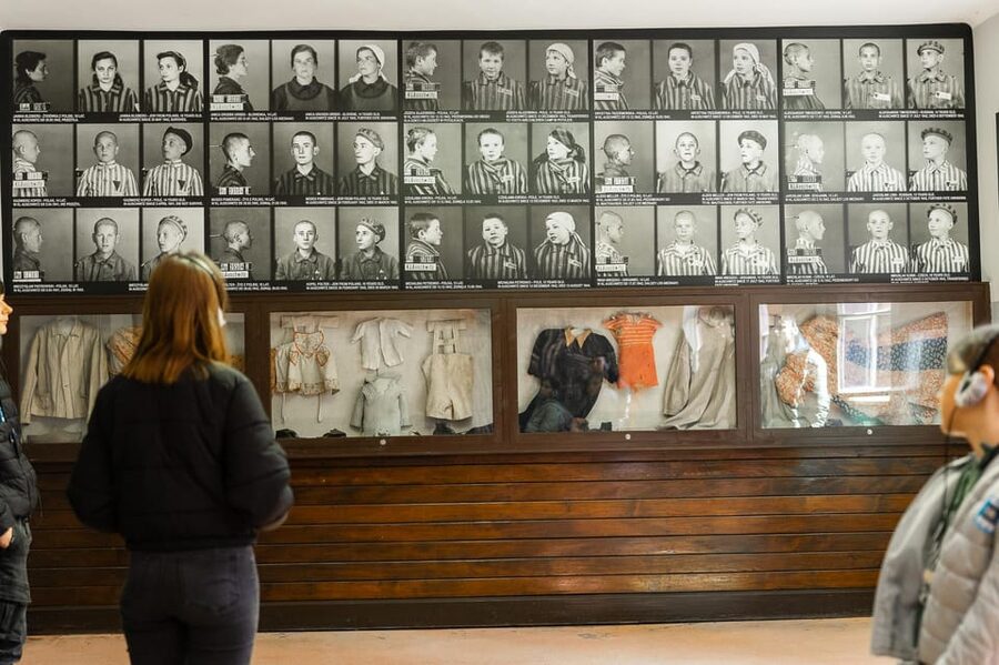Krakow Auschwitz-Birkenau Memorial Guided Tour Meeting Point - A respectful way to prepare