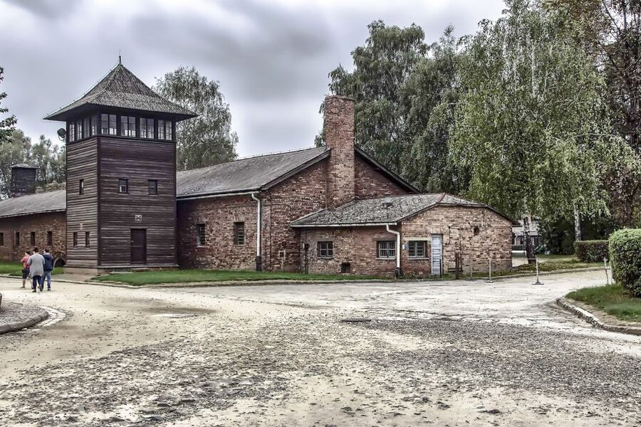 Krakow: Auschwitz Birkenau Museum Guided Tour with Pickup - What to bring and what to leave behind