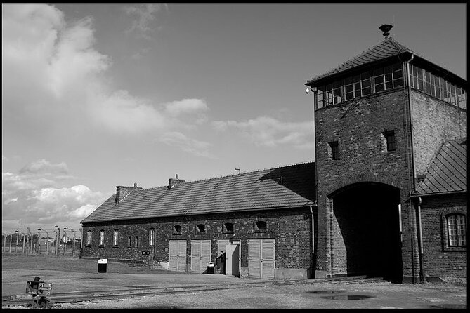 Krakow: Auschwitz-Birkenau Tour & Museum Expert Guide - Why Auschwitz I deserves careful attention