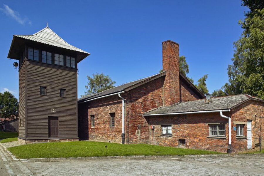 Krakow: Auschwitz Guided Tour with Optional Hotel Pickup - Timing, pickup, and the real length of the day