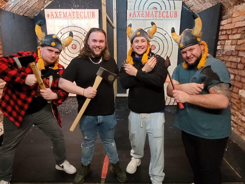 Krakow Axe Mate Club: Axe throwing, Tomahawks. WATL venue! - Your 90-minute axe and tomahawk session
