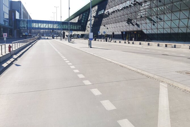 Kraków Balice Airport Transfer: Private One Way - A private ride with no extra airport stops