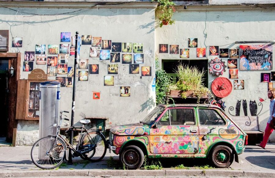 Krakow: Bike Tour of Old Town, Jewish Quarter and the Ghetto - Wawel Castle and the Vistula riverfront