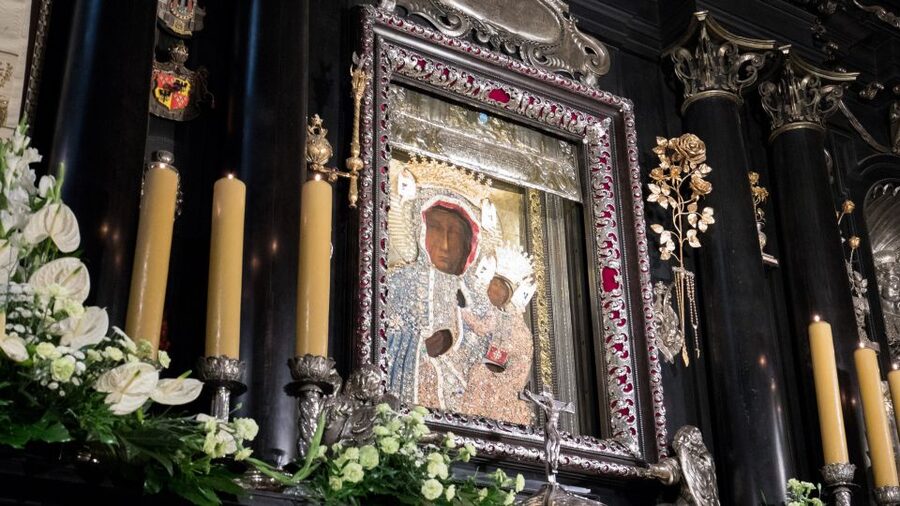 Krakow: Black Madonna of Częstochowa & Home of John Paul II - Why this Krakow day trip is different