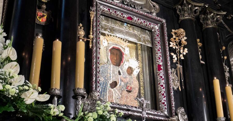 Krakow: Black Madonna of Częstochowa & Home of John Paul II - The road to Częstochowa