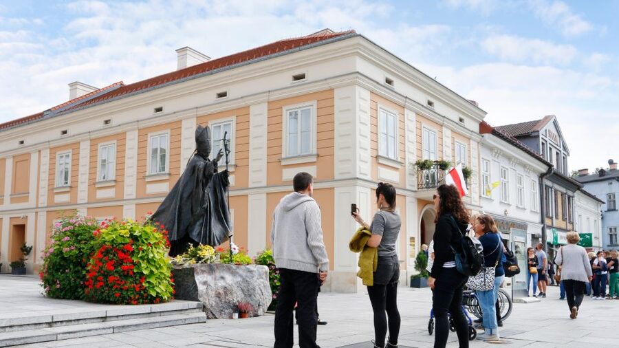 Krakow: Black Madonna of Częstochowa & Home of John Paul II - Jasna Góra Monastery and the Pauline monks
