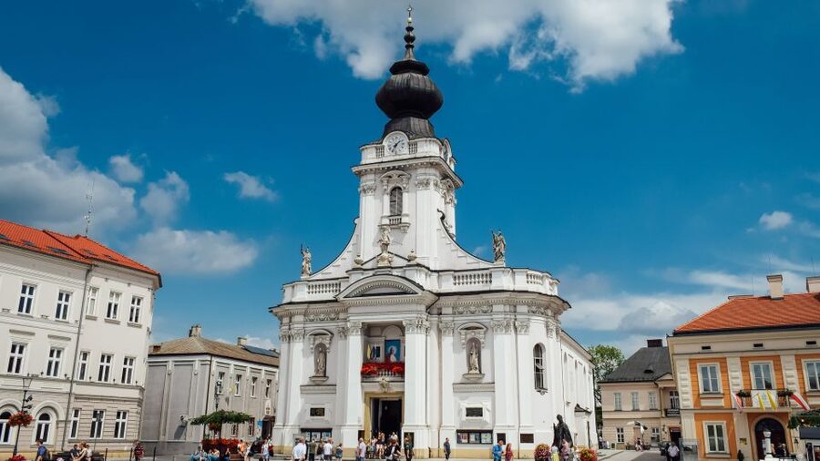 Krakow: Black Madonna of Częstochowa & Home of John Paul II - The guides and the small-group feel