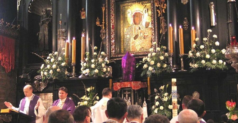 Krakow: Black Madonna Sanctuary of Czestochowa - Guided Tour - An Hour to Look Around on Your Own