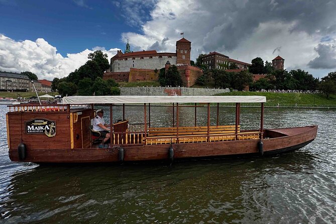 Krakow by night 60 minutes cruise The Vistula River Krakow - The first view: Wawel Royal Castle