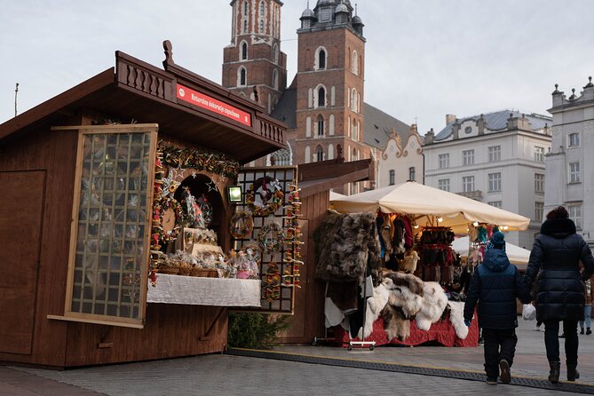 Krakow Christmas Market Immersive Tour - Starting at Rynek Glowny and the Christmas stalls