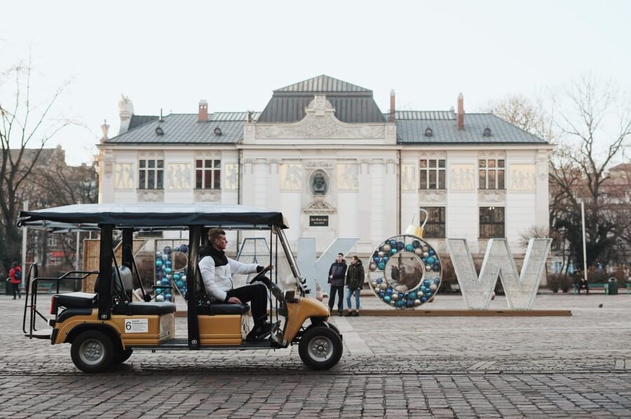 Krakow: City Sightseeing Tour by Golf Cart - Should you book the 90-minute golf-cart tour?
