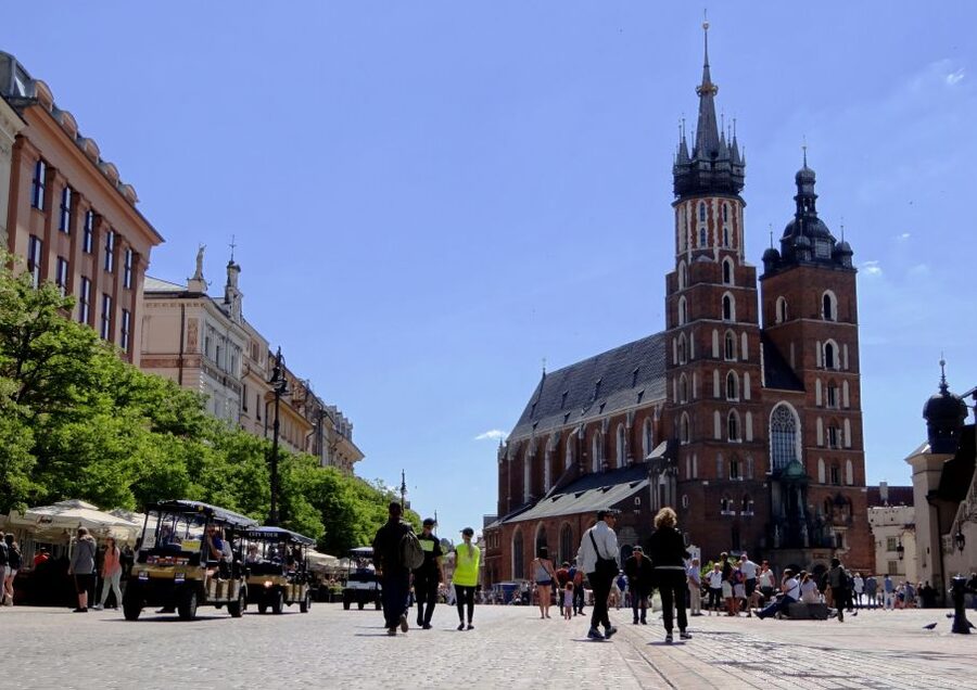 Krakow: City Tour by Electric Golf Cart - What the $36 price gets you