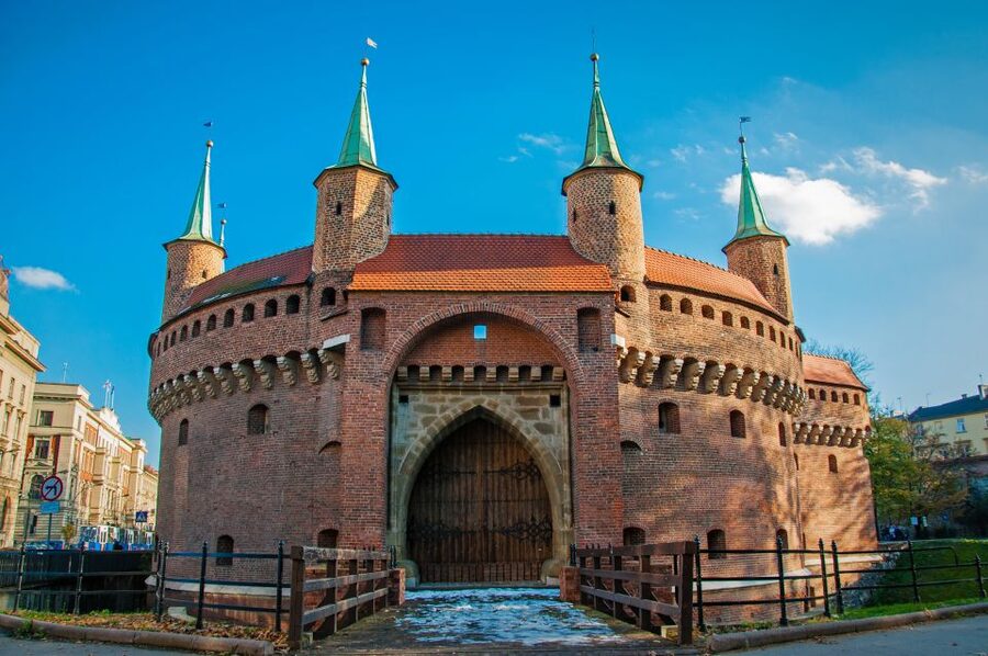 Krakow: City Walking Tours - The Old Town route begins in the market square