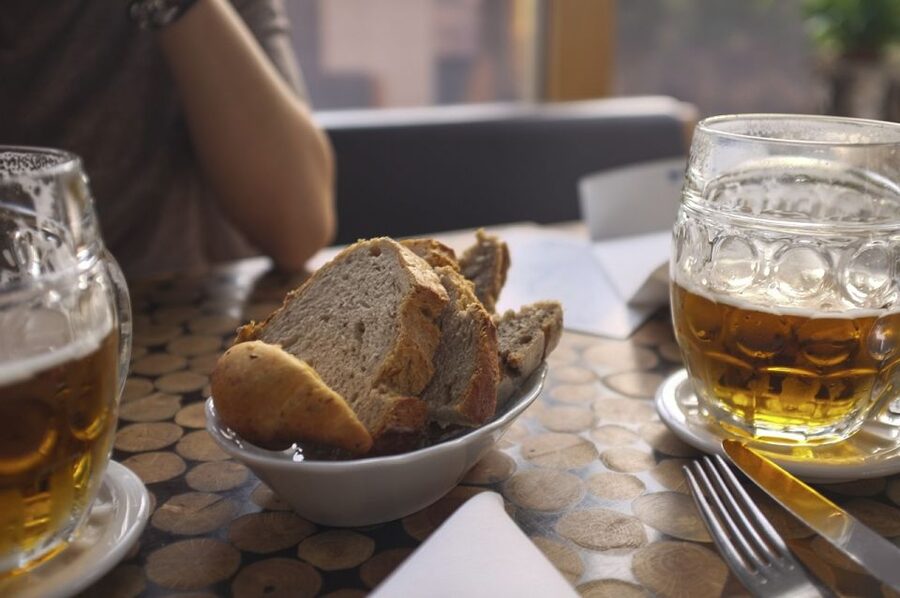 Krakow: Craft Beer Tasting City Walking Tour - Why the private format matters