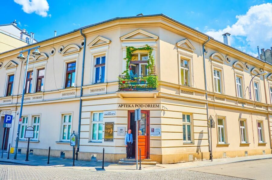 Krakow: Electric Car Sightseeing Tour - Old Town sights from Florian’s Gate to Wawel