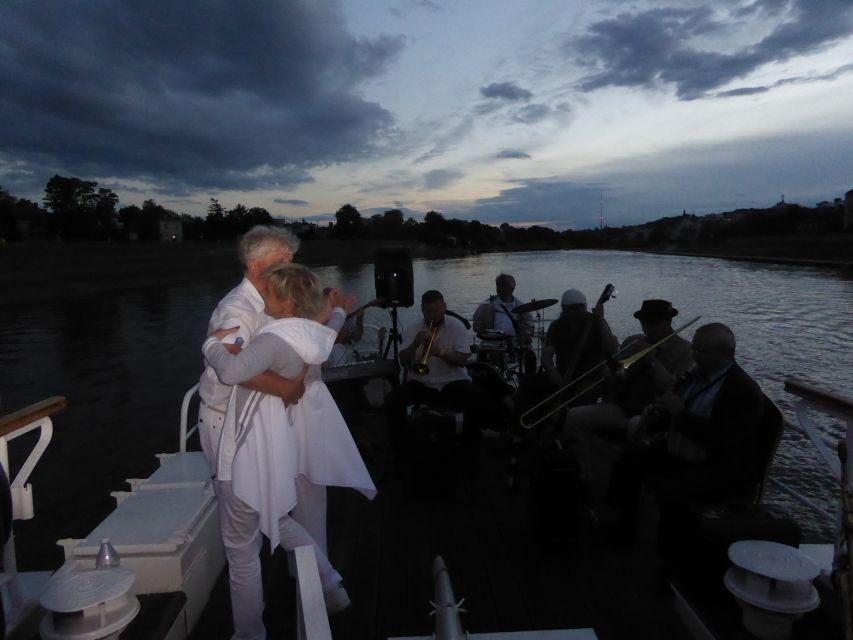 Krakow: Evening Cruise with a Glass of Wine - Who should book the Kapitan Victor cruise?