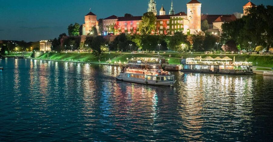 Krakow: Evening Cruise with a Glass of Wine - Wawel Castle and the Church on the Rock on the return route