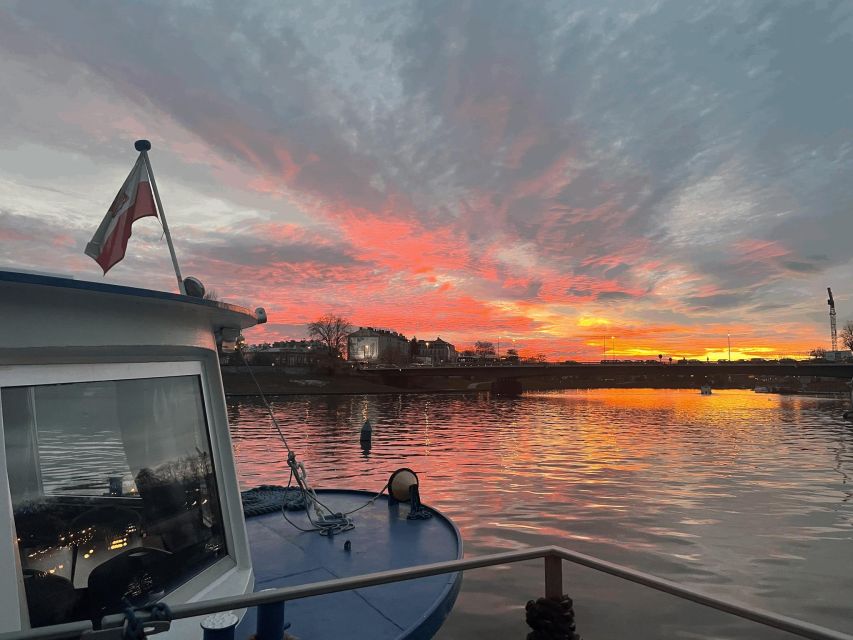 Krakow: Evening Cruise with a Glass of Wine - Wine, beer, and the onboard bar
