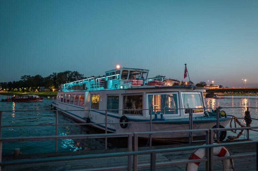 Kraków: Evening or Night River Cruise - Key points to know before boarding