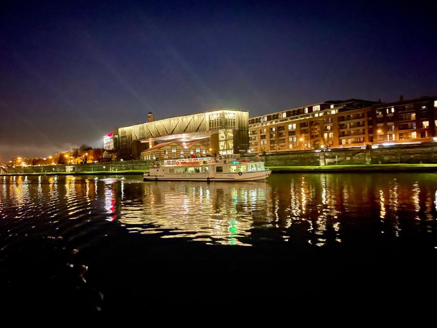 Kraków: Evening or Night River Cruise - Beyond the center toward Dąbie