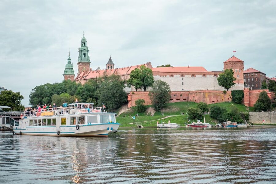 Kraków: Evening or Night River Cruise - The Manggha Centre and return toward Wawel
