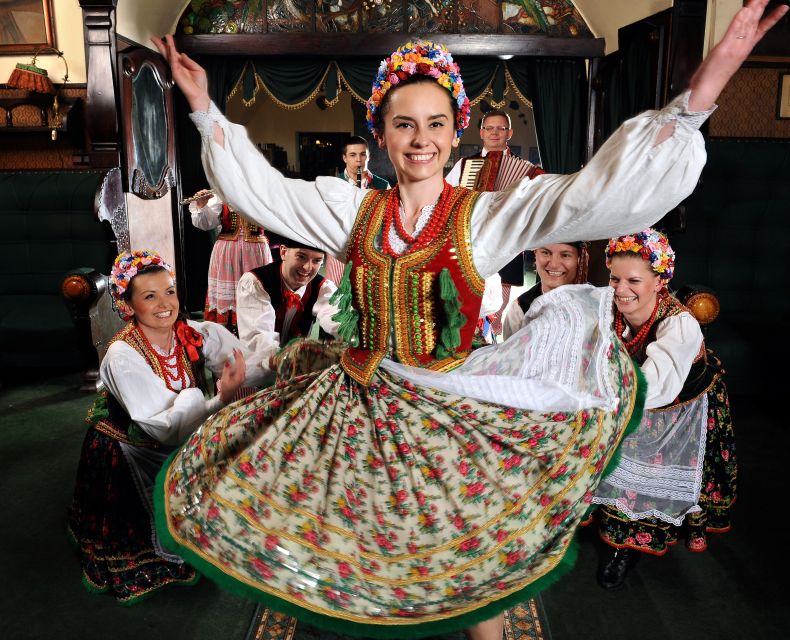Krakow: Folk Show & 3-Course Dinner at Jama Michalika Café - The second 25-minute show and a lively finish