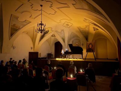 Frédéric Chopin Classical Music Candlelight Concert