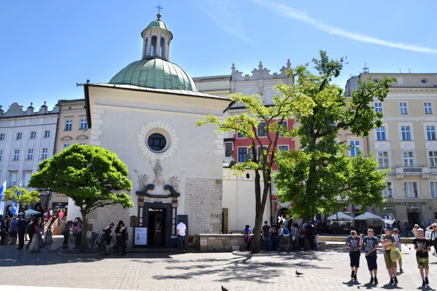 Krakow: Full Tour Regular 1.5h guided city tour by E-Cart - Is $53 a fair price?