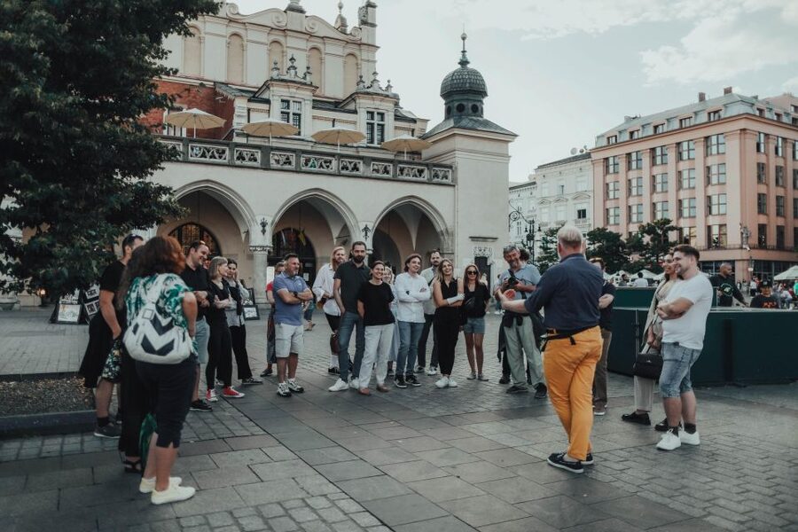 Krakow: Guided Old Town Tour - Wawel Royal Castle at the end of the route
