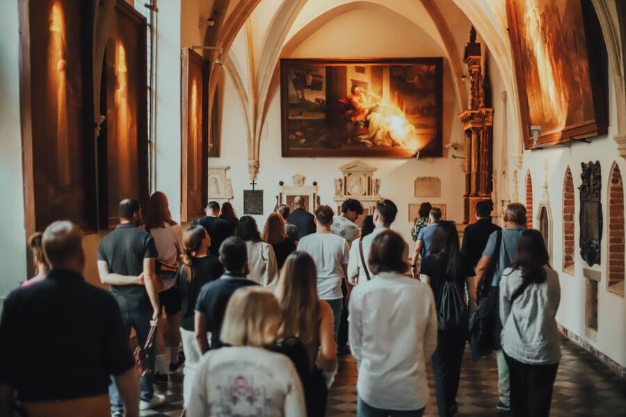 Krakow: Guided Old Town Tour - How much walking and how difficult is the pace?