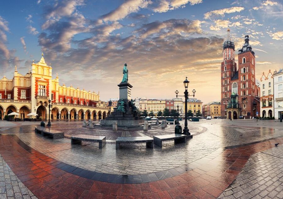 Krakow: Guided Old Town Tour - From plac Szczepański into Krakow’s Old Town
