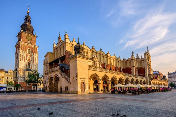 Krakow: Guided Sightseeing Tour by golf cart/buggy - Schindler’s Factory and Krakow under Nazi Occupation