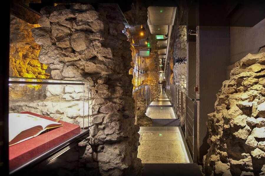 Krakow: Guided Tour of Rynek Underground - Krakow’s Main Square has a second story below ground