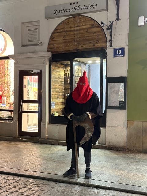 Kraków: Guided Tour of the Torture Museum - The tone: grisly facts with a sarcastic edge